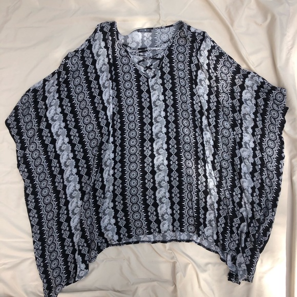 style & Life Tops - NWOT Style & Life poncho